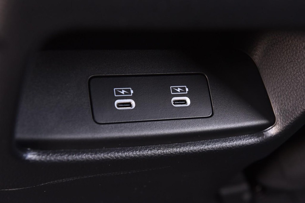 Honda CR-V Hybrid Vehicle Image 27