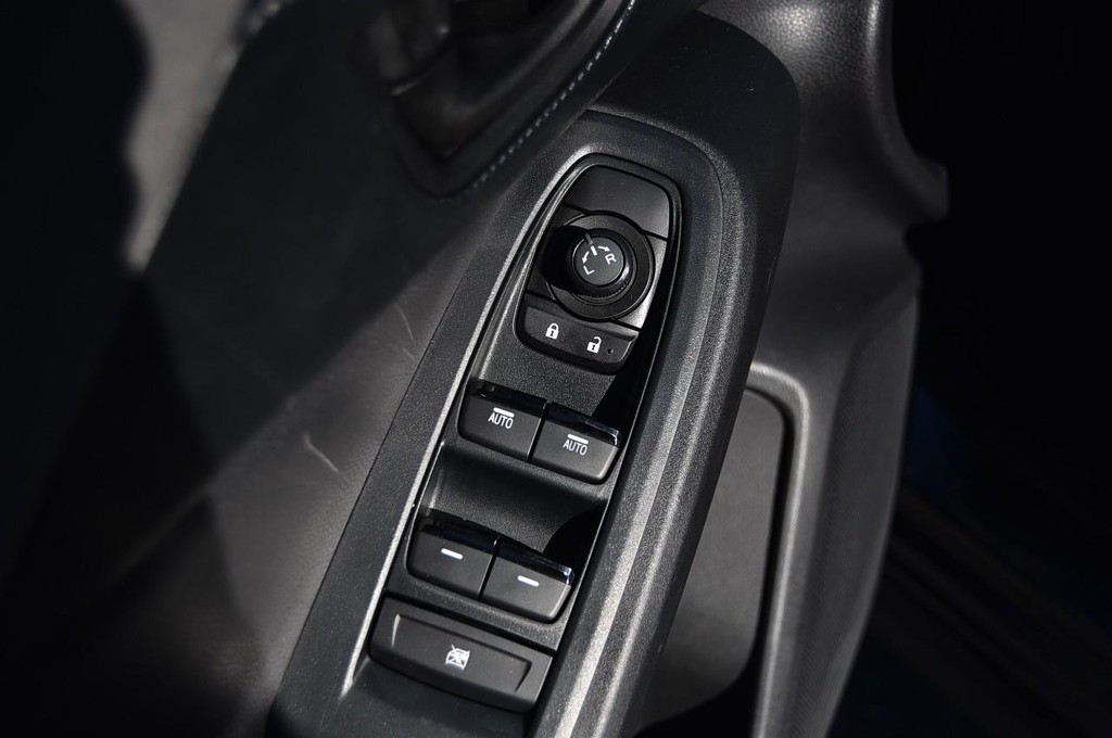 Subaru Crosstrek Vehicle Image 08