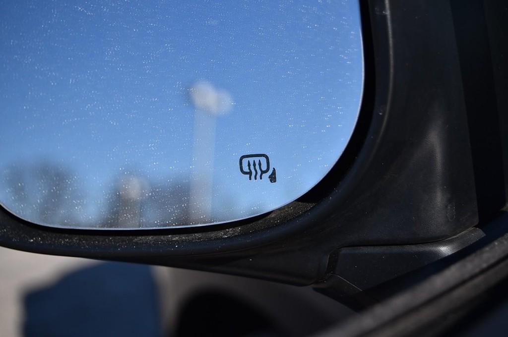 Subaru Crosstrek Vehicle Image 09