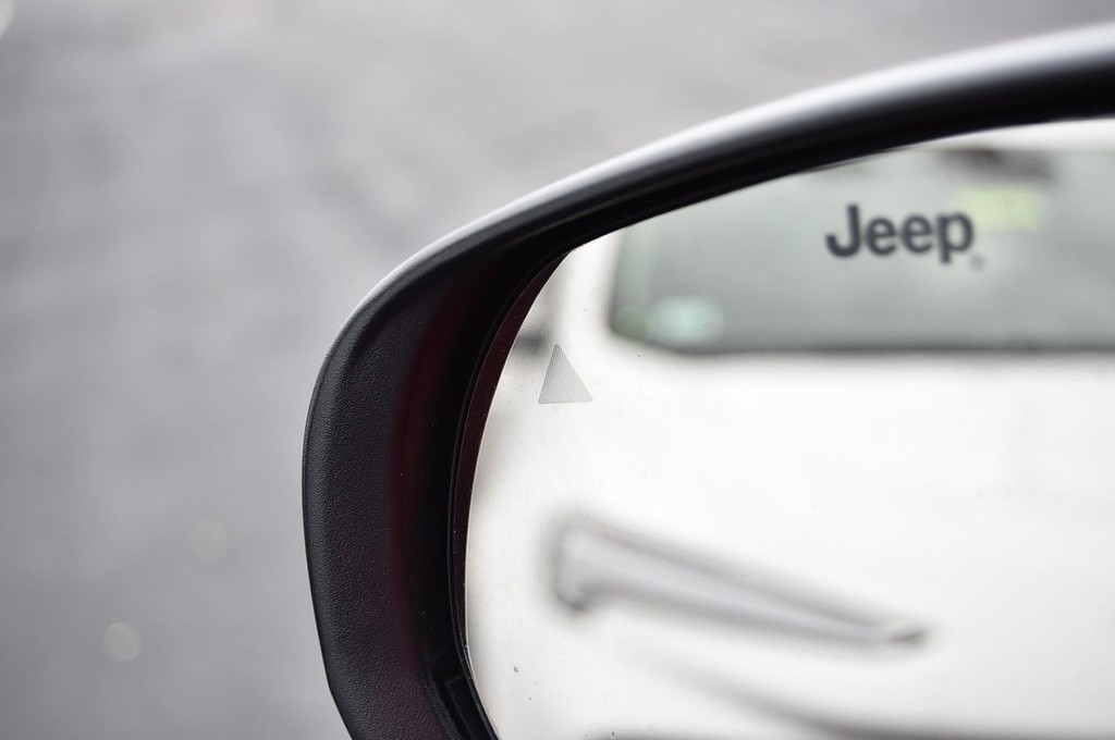 Jeep Compass Vehicle Image 10