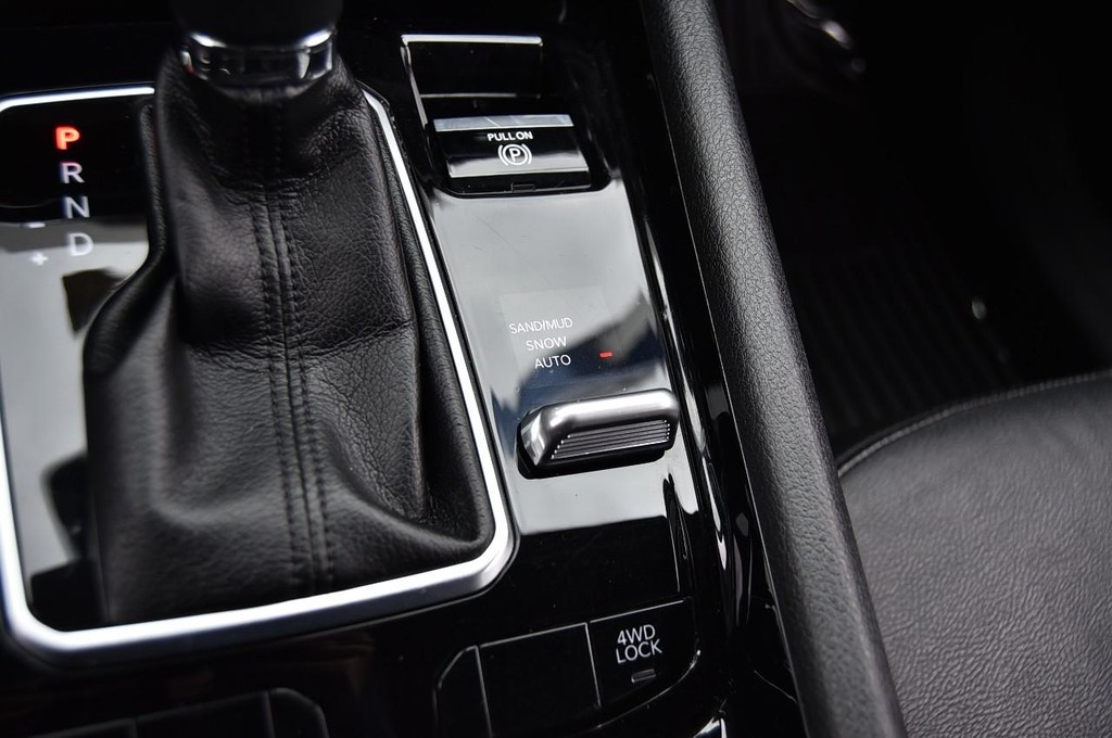 Jeep Compass Vehicle Image 17