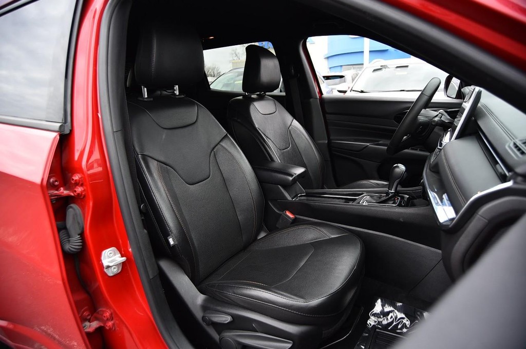 Jeep Compass Vehicle Image 21