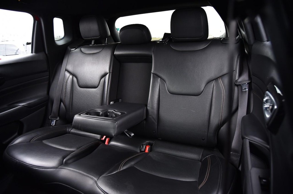 Jeep Compass Vehicle Image 22