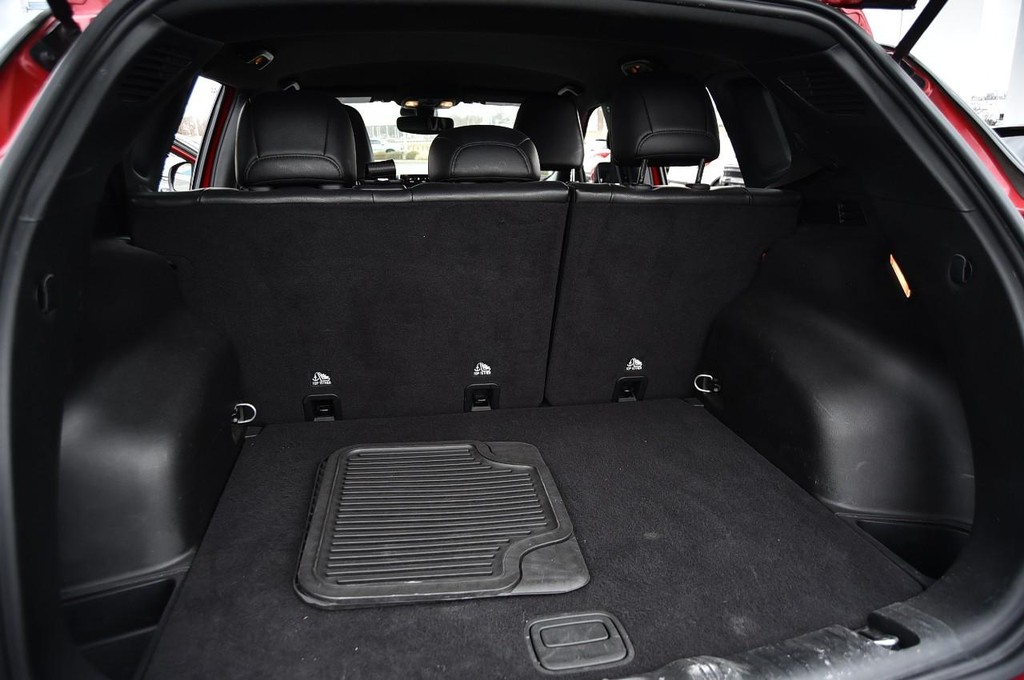 Jeep Compass Vehicle Image 24