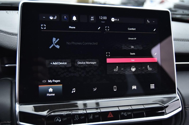 Jeep Compass Vehicle Image 14