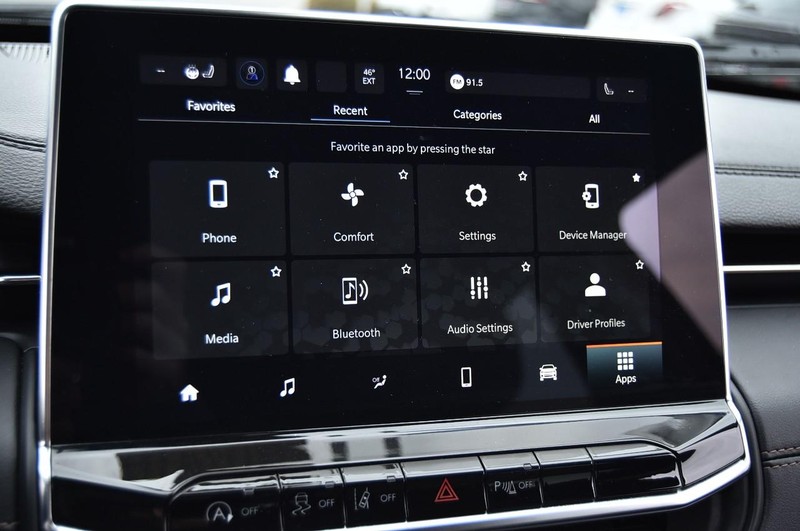 Jeep Compass Vehicle Image 15