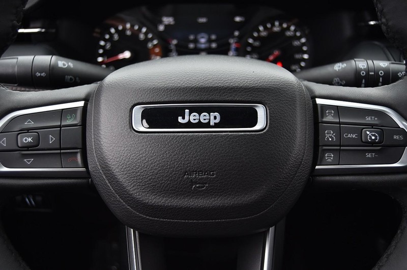 Jeep Compass Vehicle Image 19