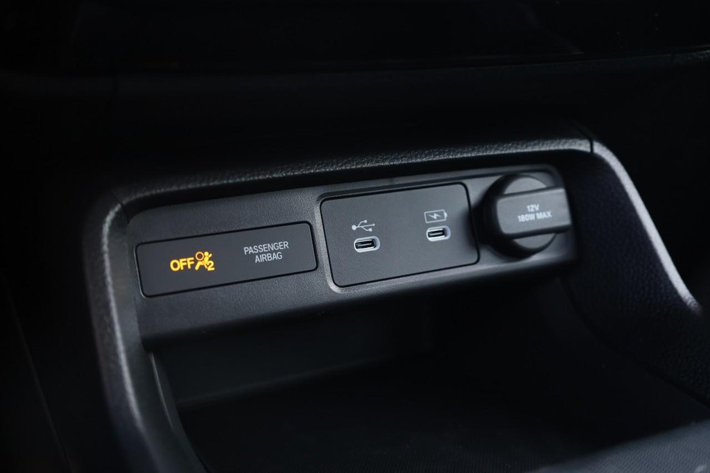 Honda Civic Hatchback Vehicle Image 14