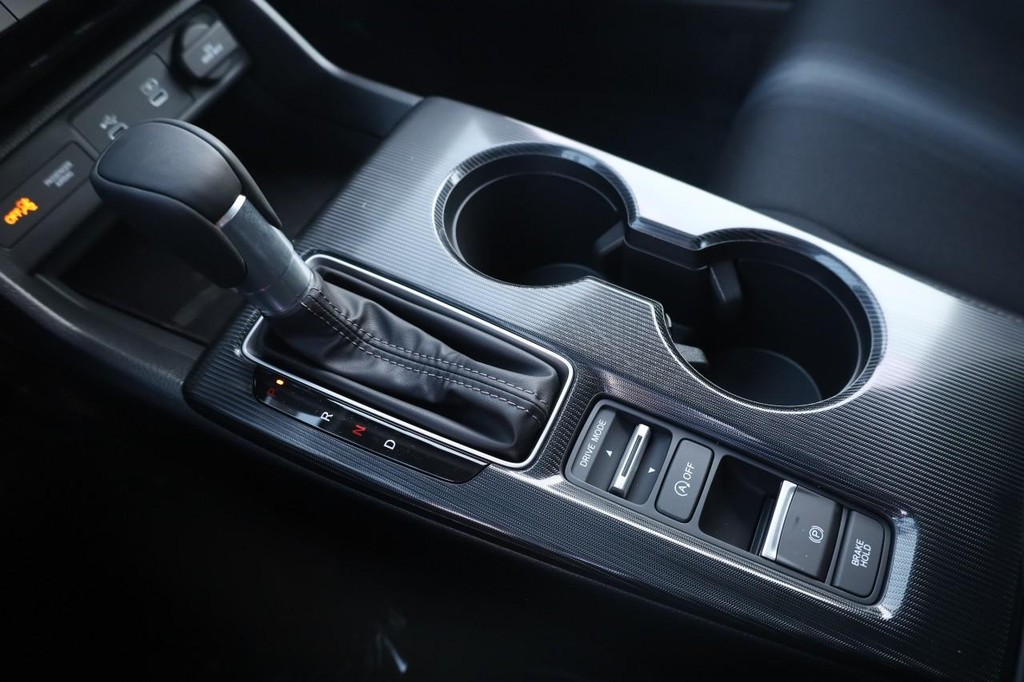 Honda Civic Hatchback Vehicle Image 15