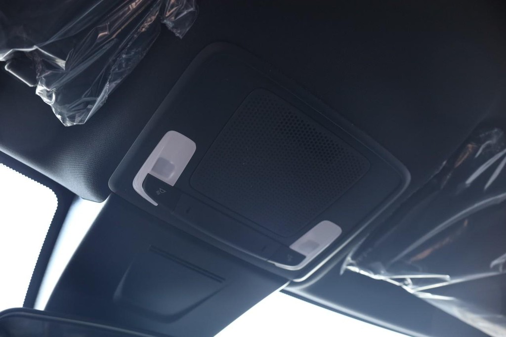 Honda Civic Hatchback Vehicle Image 16