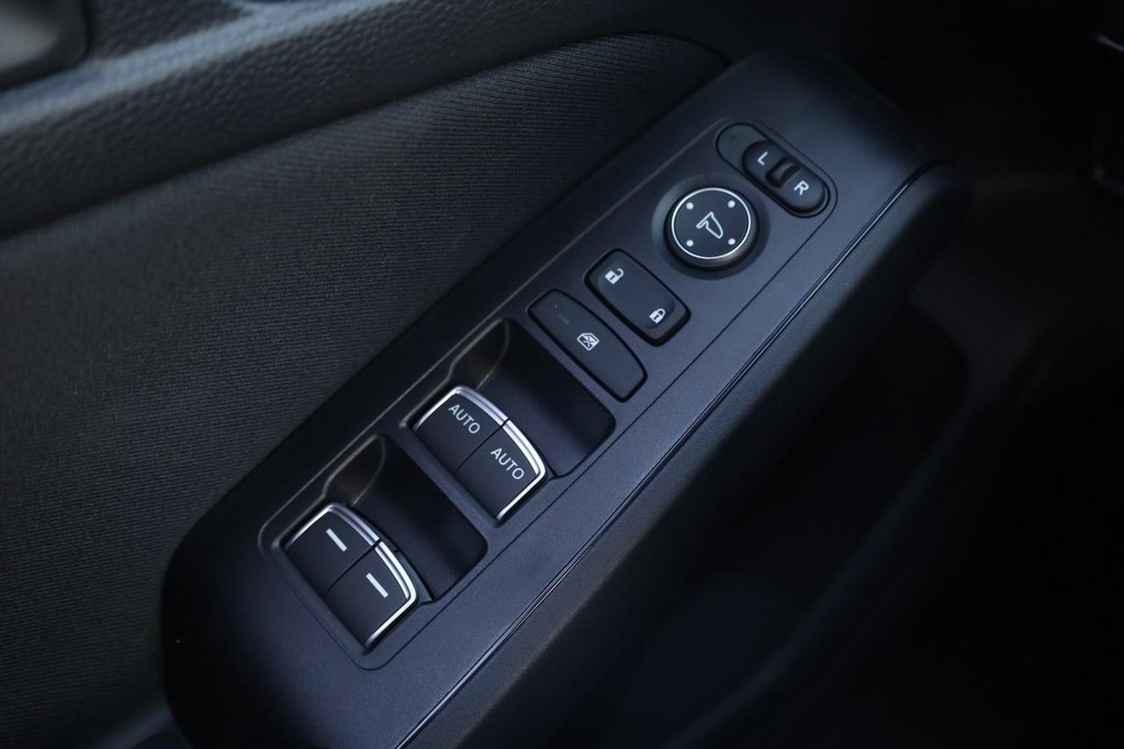 Honda Civic Hatchback Vehicle Image 17