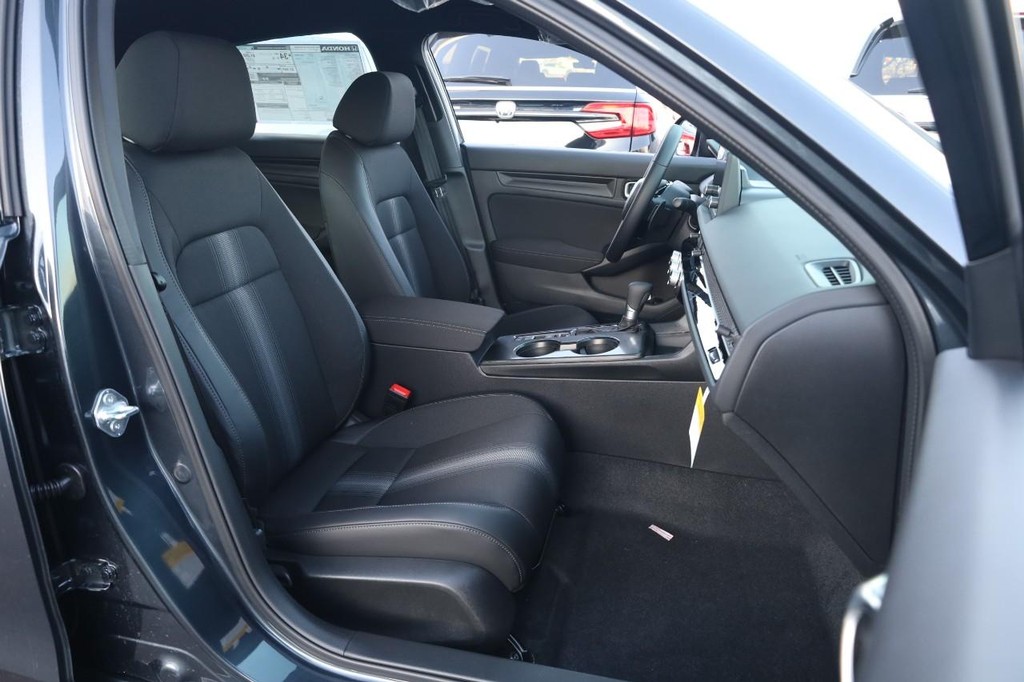 Honda Civic Hatchback Vehicle Image 23