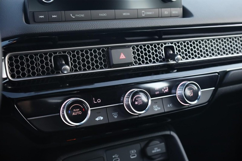 Honda Civic Hatchback Vehicle Image 13