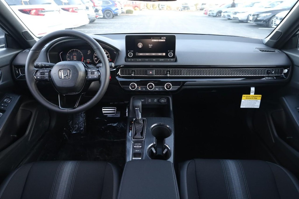 Honda Civic Hatchback Vehicle Image 21