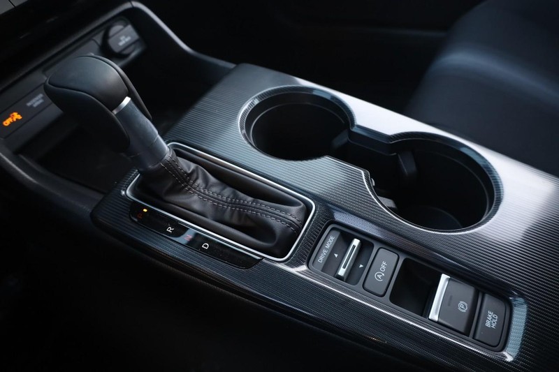 Honda Civic Hatchback Vehicle Image 15