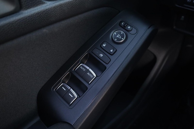 Honda Civic Hatchback Vehicle Image 17