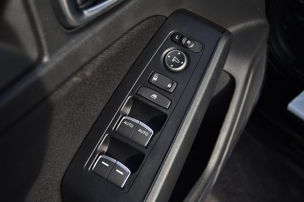 Honda Civic Hatchback Vehicle Image 08