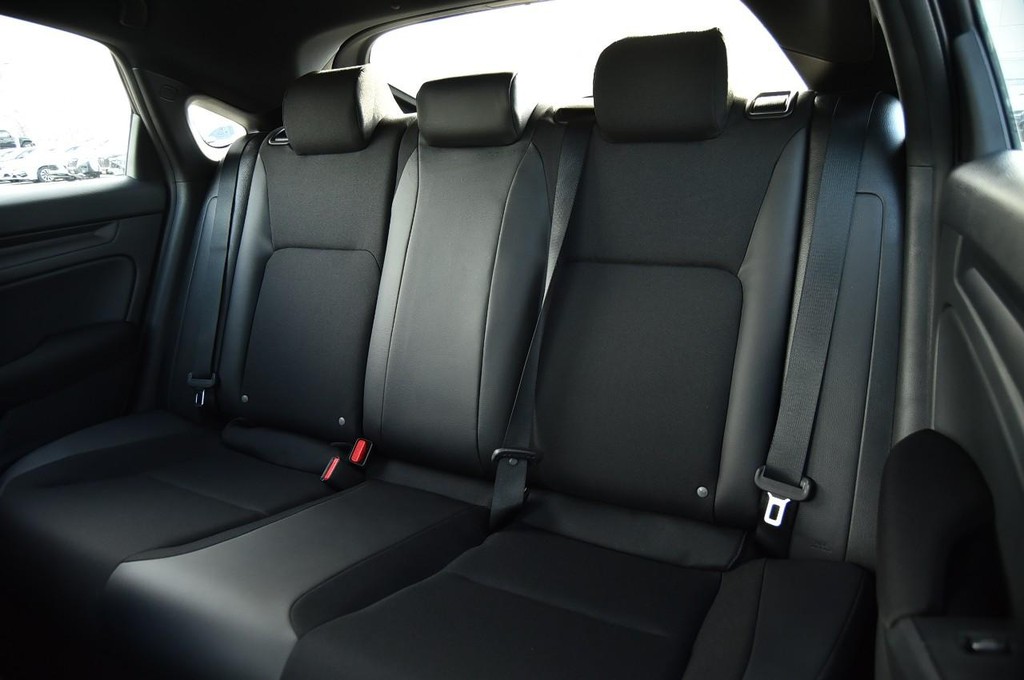 Honda Civic Hatchback Vehicle Image 22