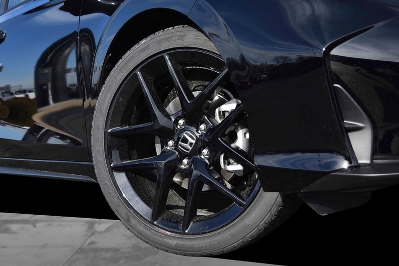 Honda Civic Hatchback Vehicle Image 03