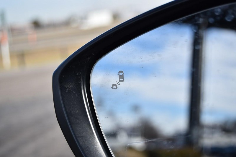 Honda Civic Hatchback Vehicle Image 09