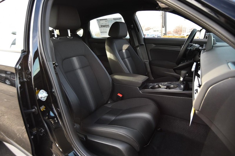 Honda Civic Hatchback Vehicle Image 21