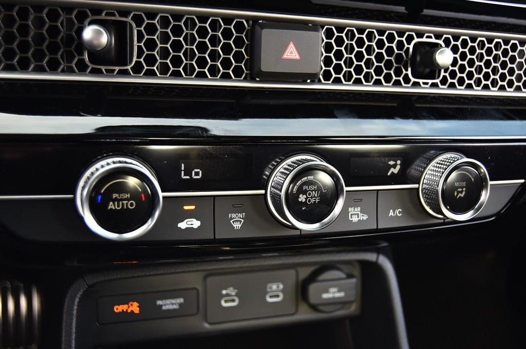 Honda Civic Hatchback Vehicle Image 15