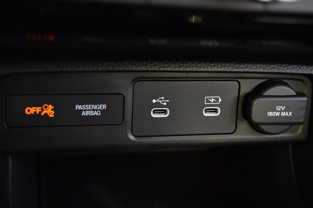 Honda Civic Hatchback Vehicle Image 16