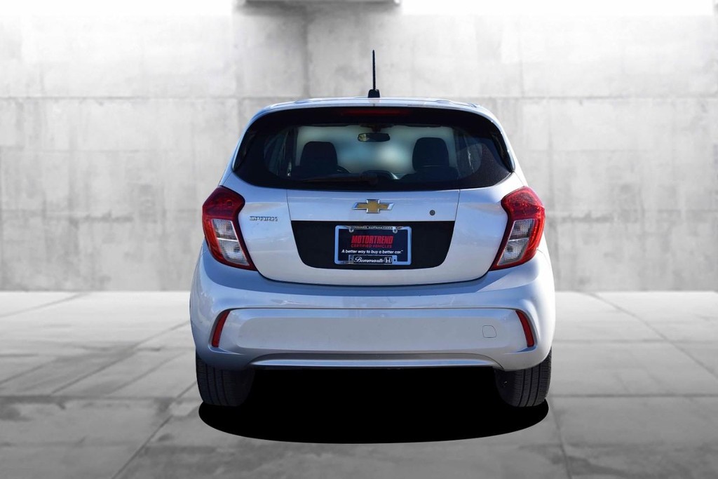 Chevrolet Spark Vehicle Full-screen Gallery Image 06