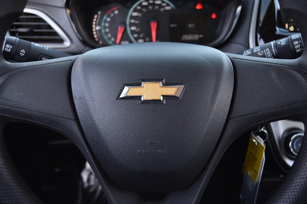 Chevrolet Spark Vehicle Full-screen Gallery Image 15