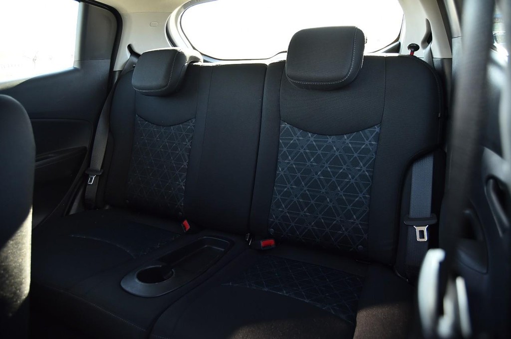 Chevrolet Spark Vehicle Full-screen Gallery Image 18