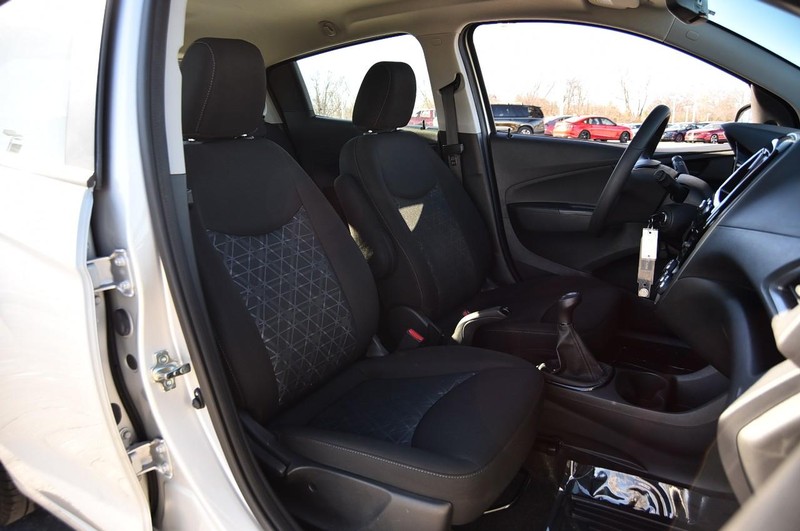 Chevrolet Spark Vehicle Image 17