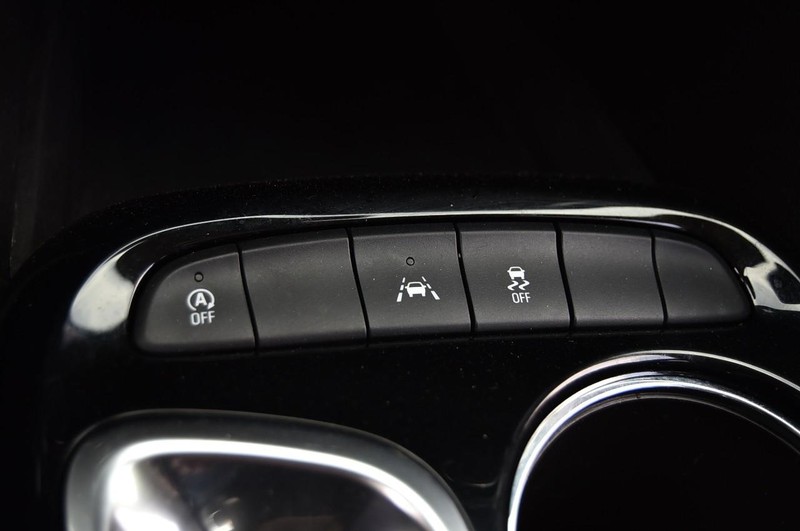 Buick Encore GX Vehicle Full-screen Gallery Image 16