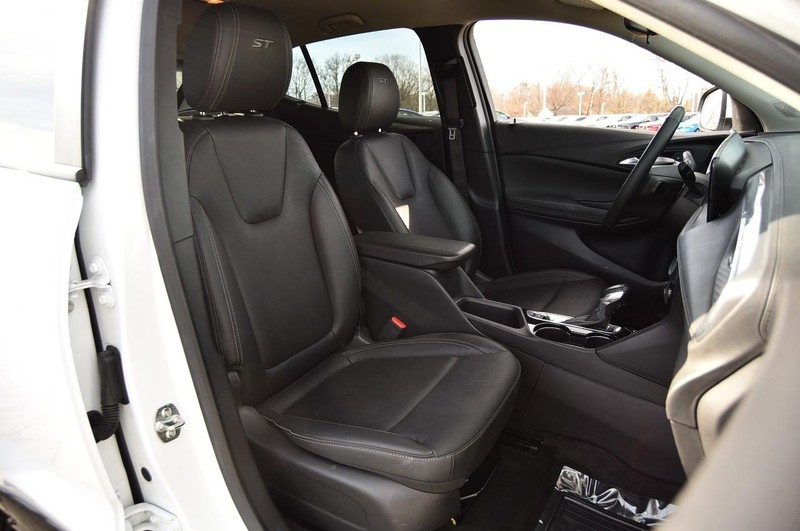 Buick Encore GX Vehicle Full-screen Gallery Image 20