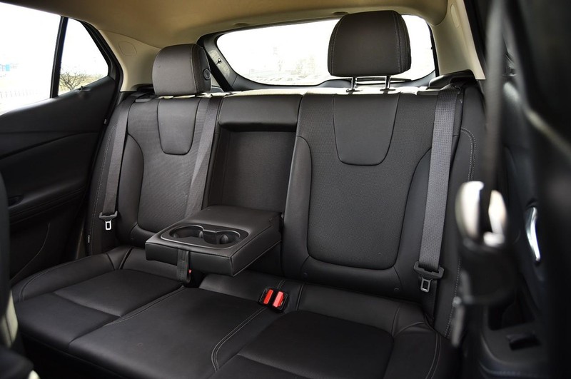 Buick Encore GX Vehicle Full-screen Gallery Image 21