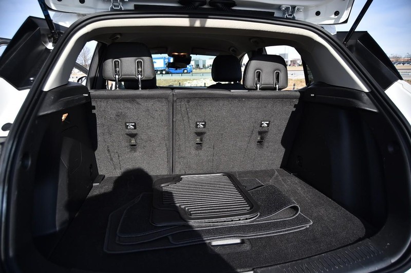 Buick Encore GX Vehicle Full-screen Gallery Image 22