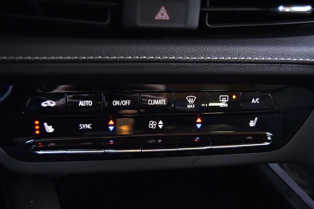 Buick Envision Vehicle Full-screen Gallery Image 18