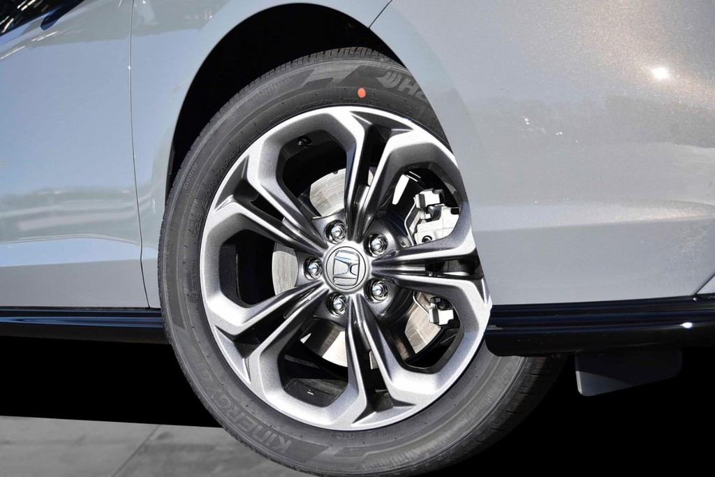 Honda Accord Sedan Vehicle Image 03