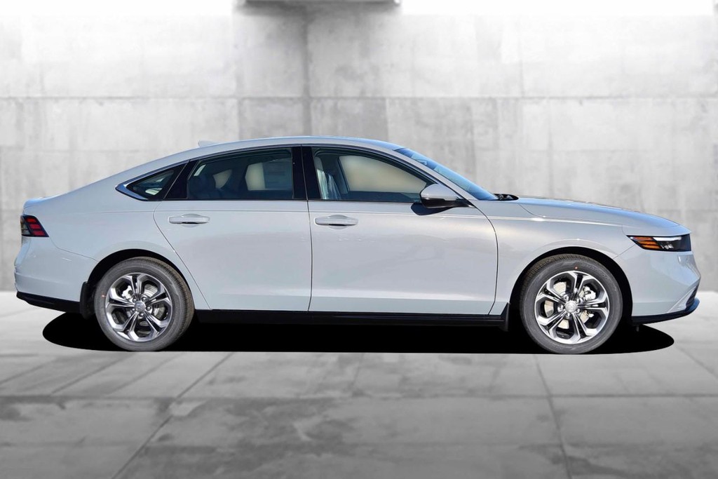 Honda Accord Sedan Vehicle Image 05