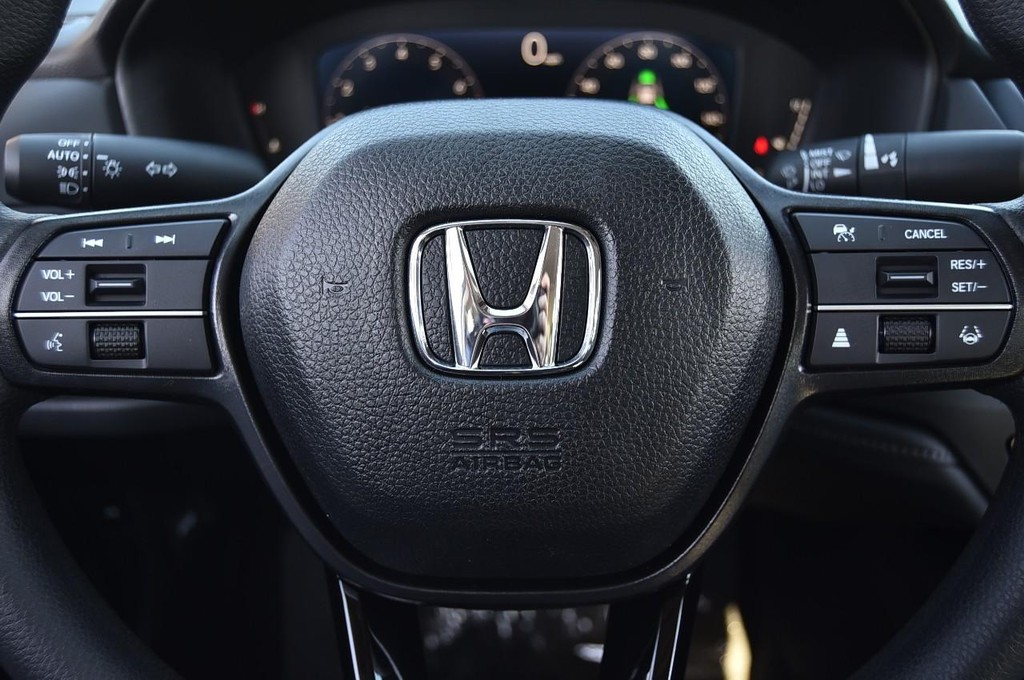 Honda Accord Sedan Vehicle Image 18