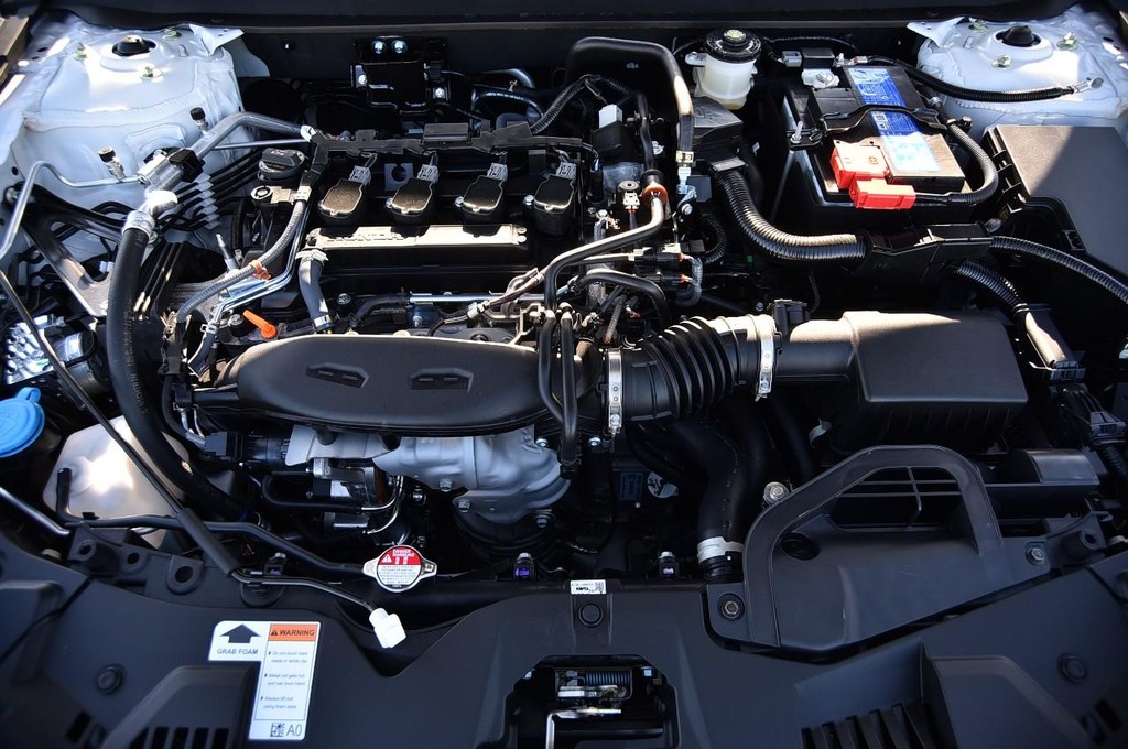 Honda Accord Sedan Vehicle Image 25