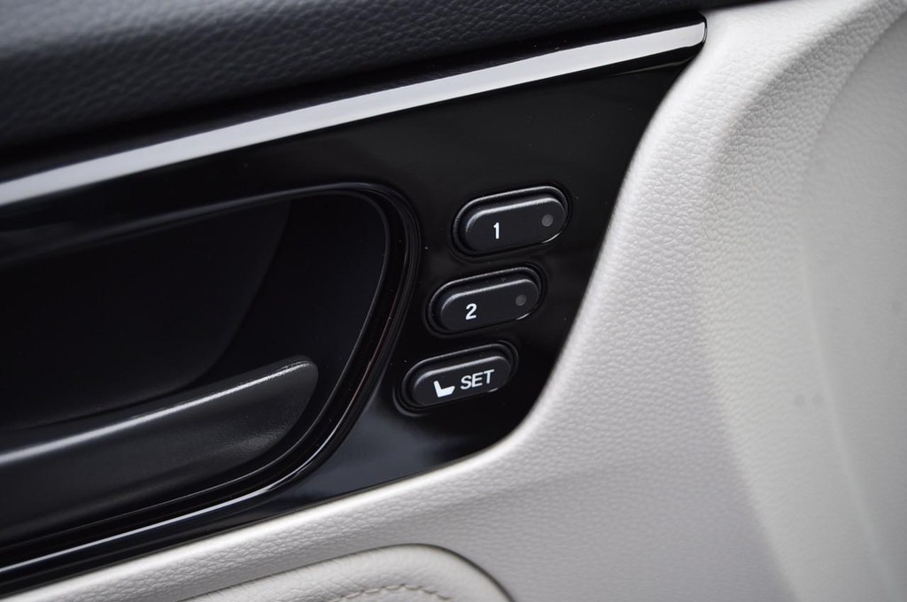 Honda Odyssey Vehicle Full-screen Gallery Image 9