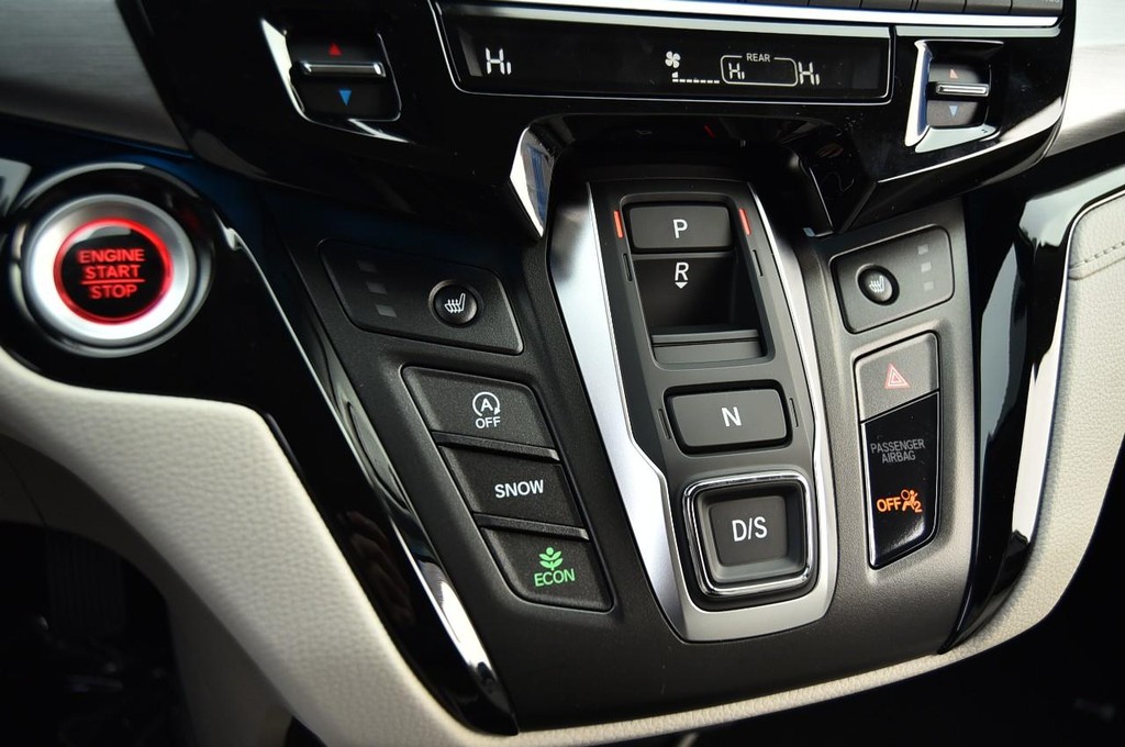 Honda Odyssey Vehicle Full-screen Gallery Image 17