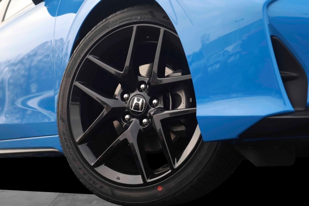 Honda Civic Hatchback Vehicle Image 03