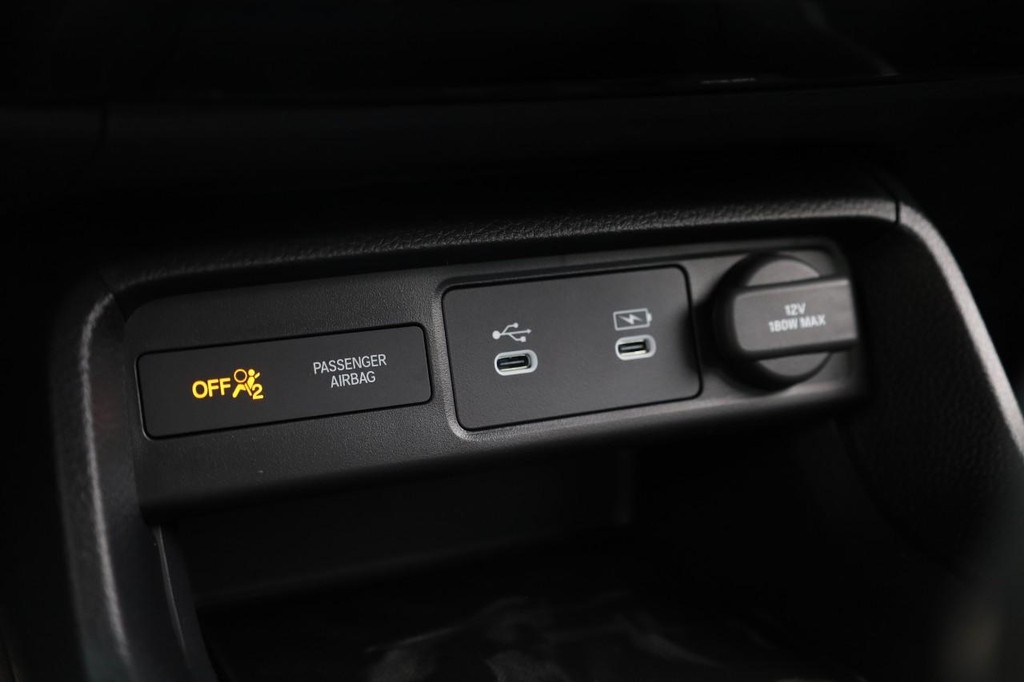 Honda Civic Hatchback Vehicle Image 14