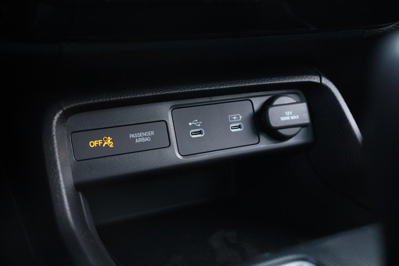 Honda Civic Hatchback Vehicle Image 14