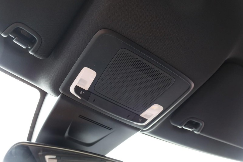 Honda Civic Hatchback Vehicle Image 16