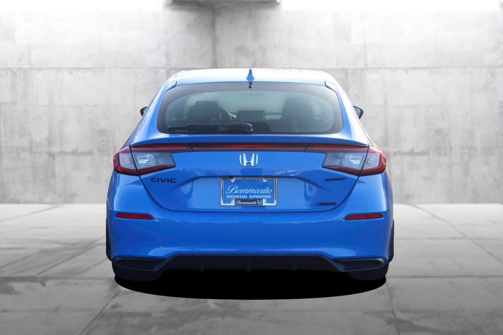 Honda Civic Hatchback Hybrid Vehicle Image 06