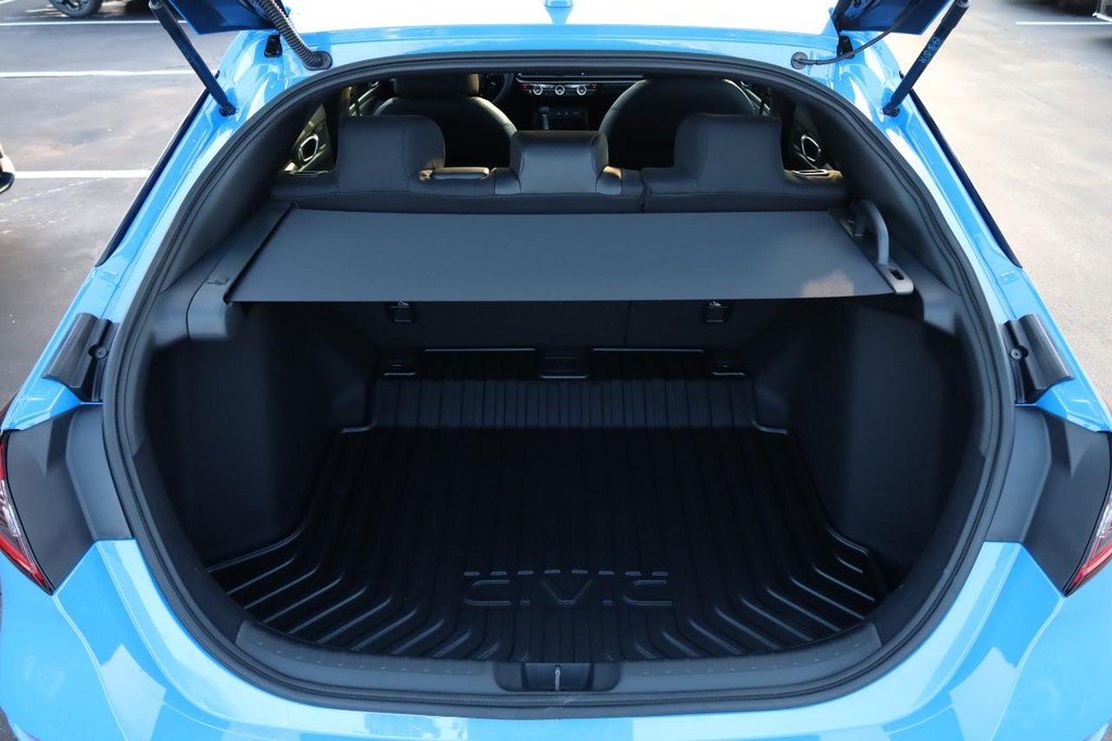 Honda Civic Hatchback Hybrid Vehicle Image 07