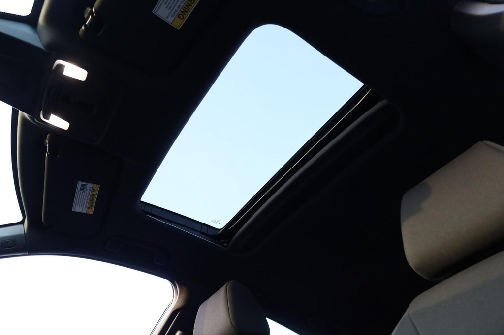 Honda Civic Hatchback Hybrid Vehicle Image 09