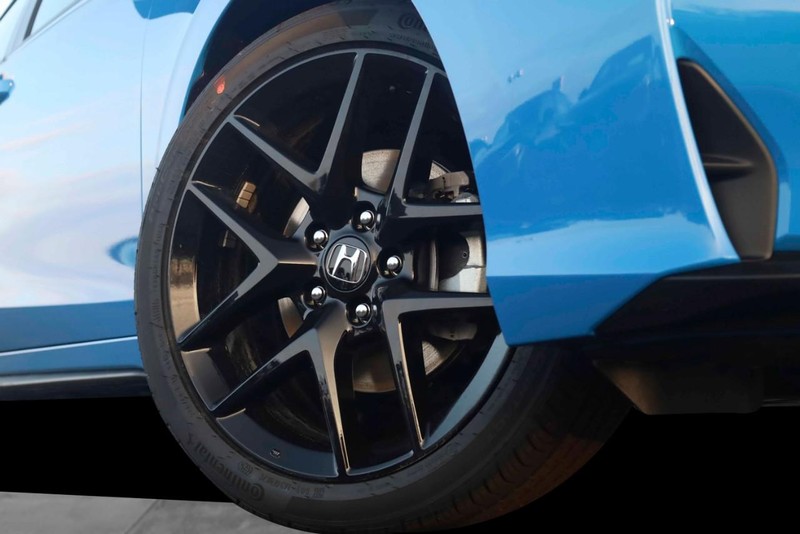 Honda Civic Hatchback Hybrid Vehicle Image 03